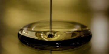 OFAC продлил действие генеральной лицензии на продажу, доставку и разгрузку российской нефти до 16 мая