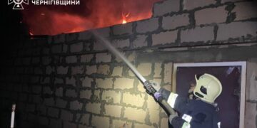 Одна людина загинула і четверо постраждали внаслідок нічної атаки ворожих БпЛА в Чернігові – ОВА