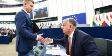 Орбан позвонил Мадьяру и признал поражение: “Тиса” получает 136 мандатов при половине подсчитанных голосов