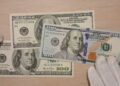 Проблема при обмене долларов: украинцам раскрыли важный нюанс о валюте