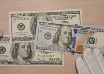 Проблема при обмене долларов: украинцам раскрыли важный нюанс о валюте