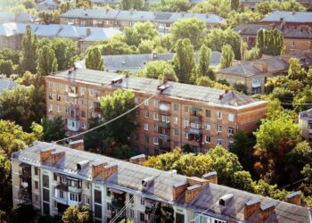 Реновация старого жилья: что ждет владельцев хрущевок