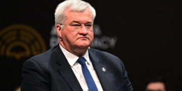 Семь раз в месяц: Сибига предупредил украинцев о новых массированных атаках РФ