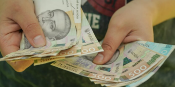 Пенсии по-новому и базовая помощь в 4500 гривен: какие изменения готовят украинцам