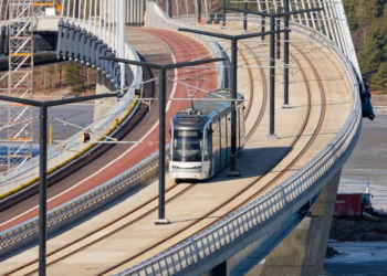 В Финляндии открыли самый длинный в мире пешеходно-безавтомобильный мост