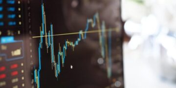 Инвесторы массово открывают короткие позиции: максимум за 13 лет