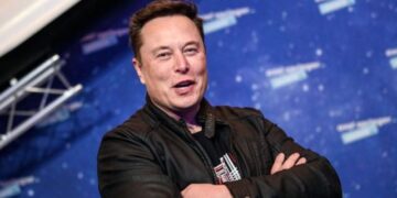 X Илона Маска вводит бан за первые посты о криптовалютах