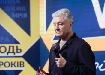 Порошенко: маємо зберегти державу і зупинити популізм