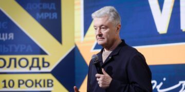 Порошенко: маємо зберегти державу і зупинити популізм