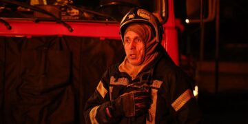 Россия нанесла удар по Запорожью: в городе повреждены высотка и предприятие