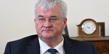 МИД осудил стрельбу на мероприятии Трампа, там была посол Украины