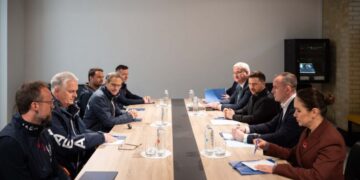 Запорожская АЭС должна вернуться под контроль Украины: Зеленский встретился с главой МАГАТЭ