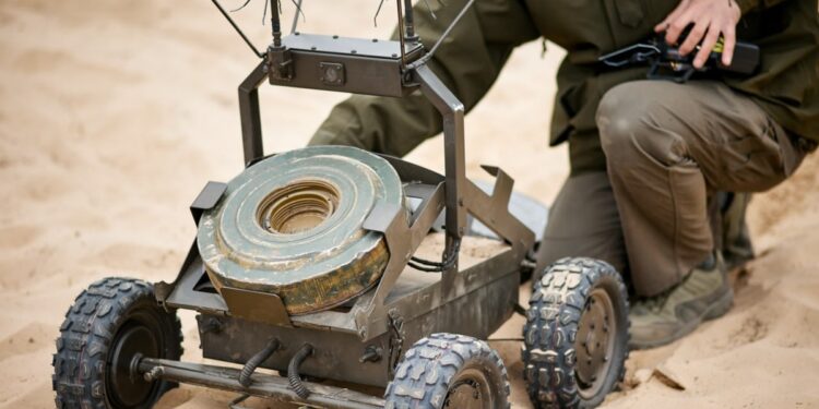 “Азов” першим у Силах оборони України використав НРК для гасіння пожежі – Нацгвардія