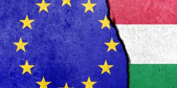 Троянский конь Европы: Авакян об угрозе альянса РФ и Венгрии для Запада