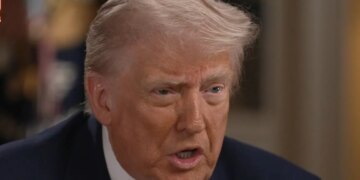 Трамп заявив, що підвищить мита на автомобілі з ЄС до 25%