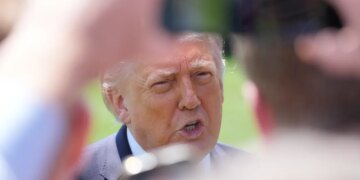 Трамп фокусується на Ірані – Європа та Україна діють без США – Politico